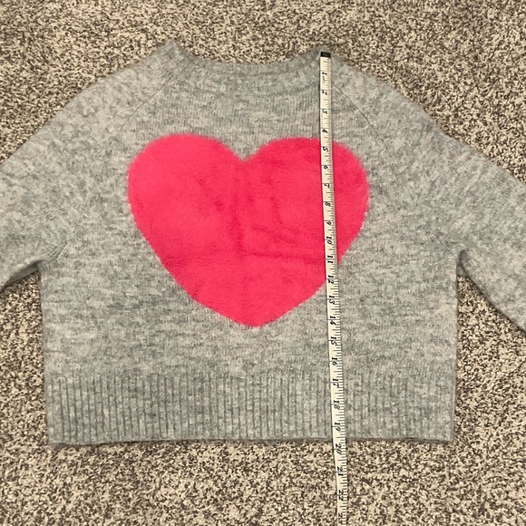 Old Navy Women’s Gray Sweater with Vibrant Pink Heart, Valentines Day size xs - Picture 5 of 9